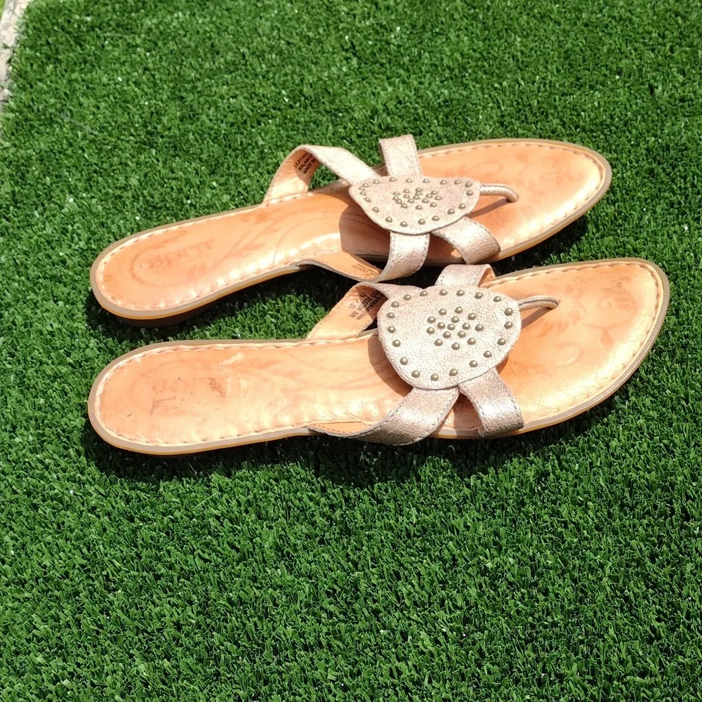Born Concept Women's Audra Brown Leather Medallion Thong Sandal Size 10 - Picture 2 of 7